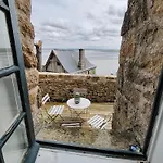 Chez Adele, Au Pied De L'abbaye * Mont-Saint-Michel