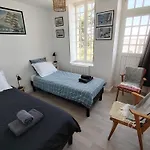 Chez Adele, Au Pied De L'abbaye