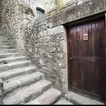 Semesterbostad Chez Adele, Au Pied De L'abbaye *