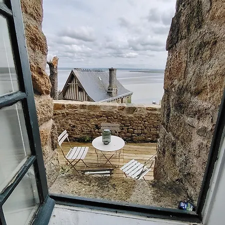 Chez Adele, Au Pied De L'abbaye * Mont-Saint-Michel