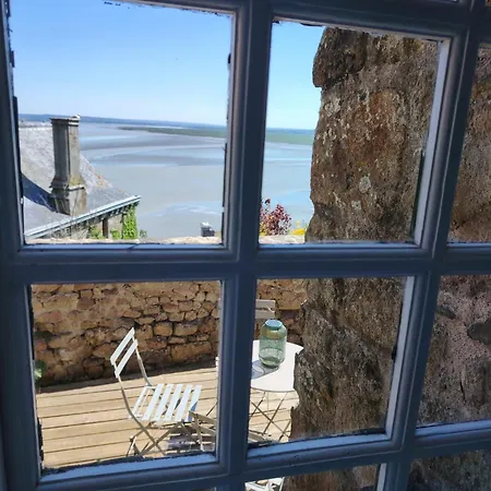 Chez Adele, Au Pied De L'abbaye *