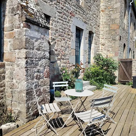 펜션 Chez Adele, Au Pied De L'abbaye