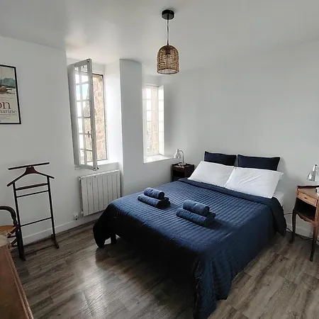 Chez Adele, Au Pied De L'abbaye بيت للعطل *