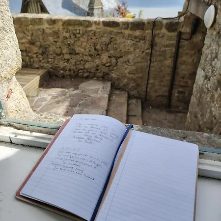 펜션 Chez Adele, Au Pied De L'abbaye *