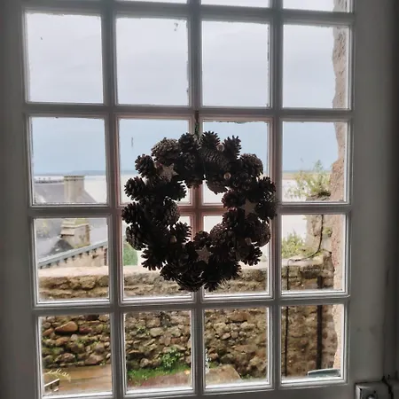 Chez Adele, Au Pied De L'abbaye *