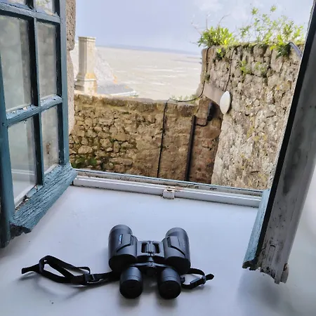 Chez Adele, Au Pied De L'abbaye بيت للعطل