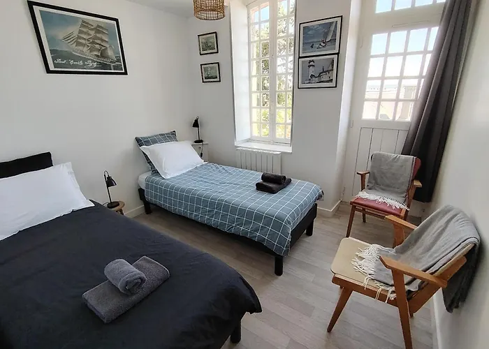 Chez Adele, Au Pied De L'abbaye