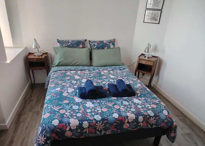 Chez Adele, Au Pied De L'abbaye